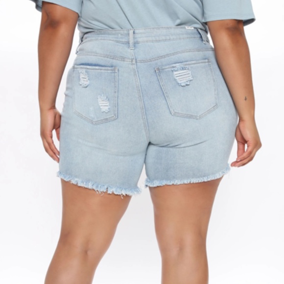 ♥️ Fashion Nova Almost Famous shorts - Picture 7 of 16